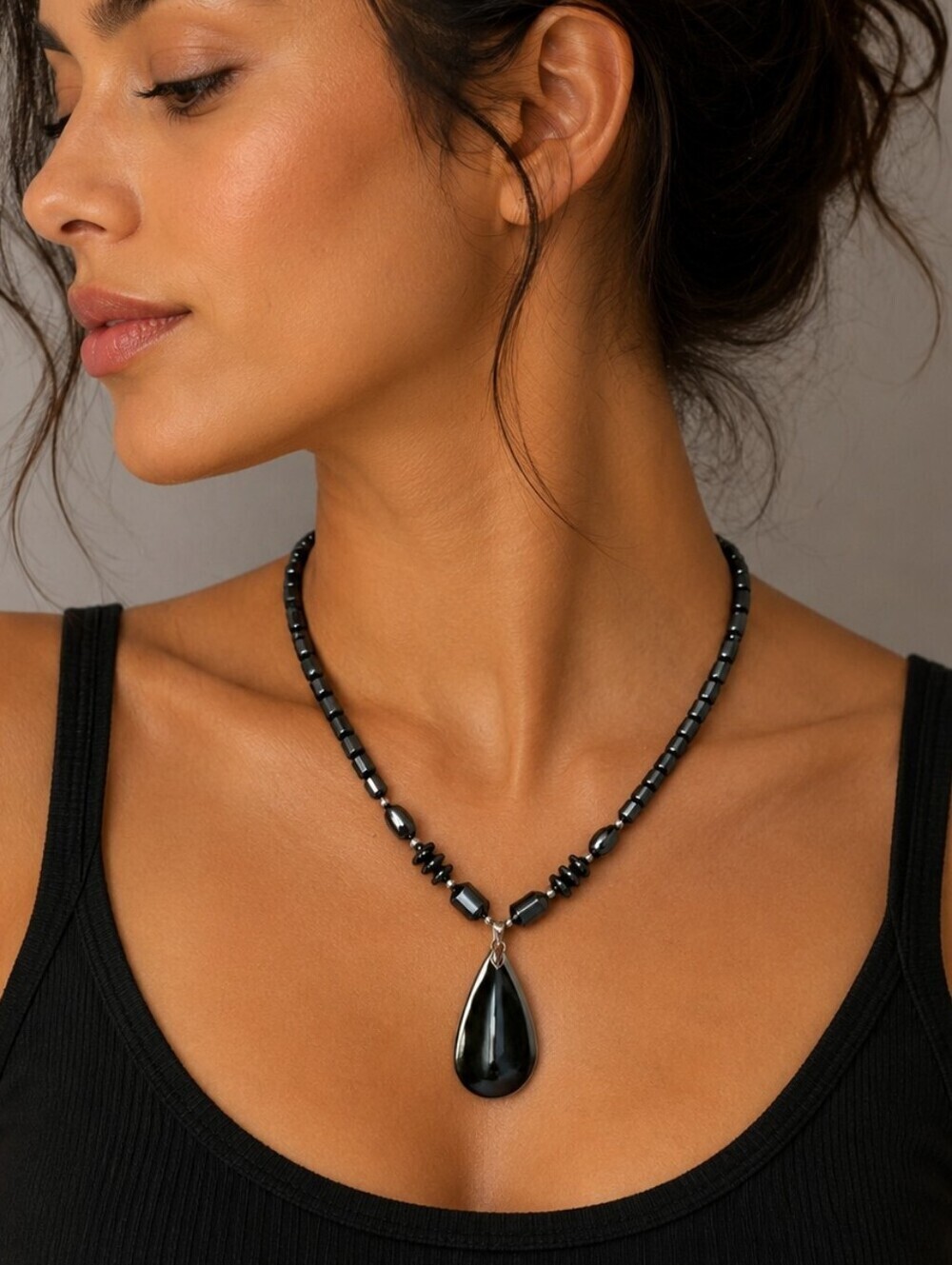 VTG Hematite Teardrop Pendant Beaded Necklace